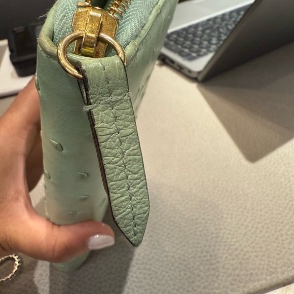RARE Gucci Ostrich Zippy Wallet! - Picture 3 of 6